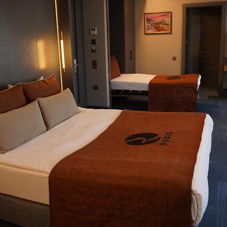 Rudis Hotel ナルリデレ エクステリア 写真